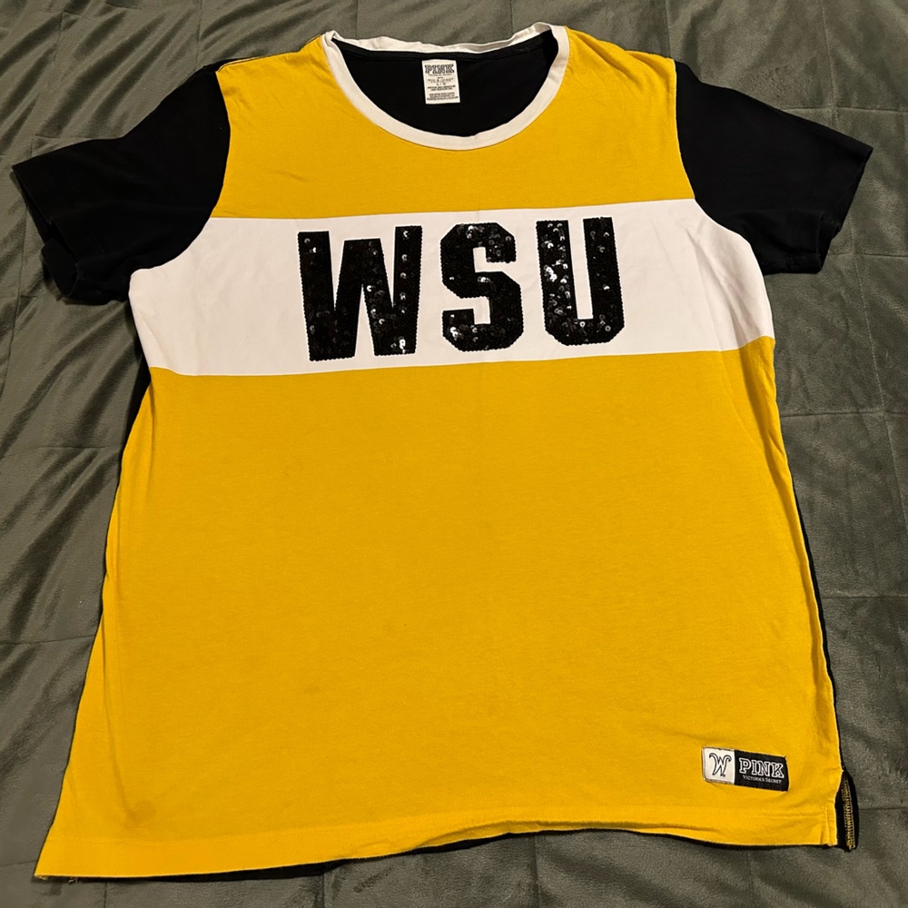 Women’s VS Pink W/ 5th & Ocean Clothing Large Wichita State Short Sleeve Shirt